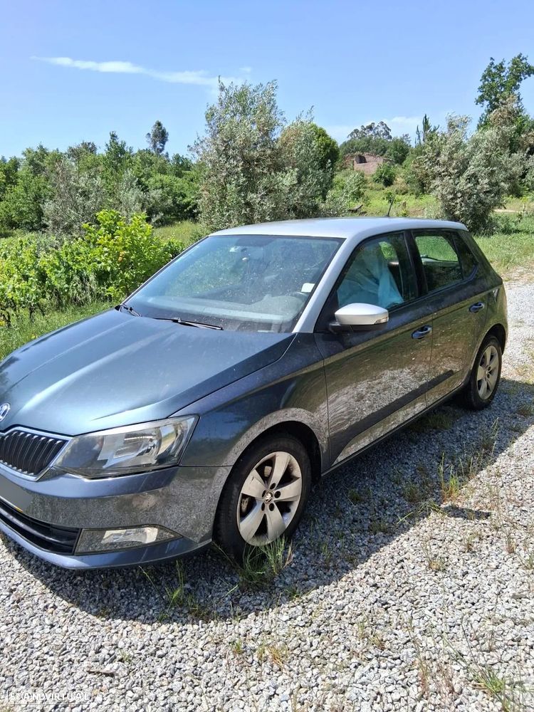 Skoda Fabia ver-1-0-style - 2