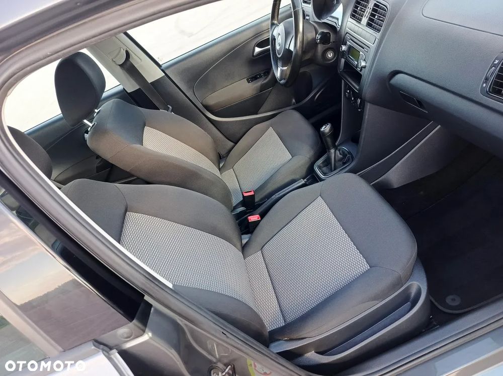 Volkswagen Polo 1.4 16V Comfortline - 8