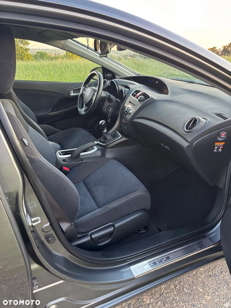 Honda Civic 1.8 S - 11