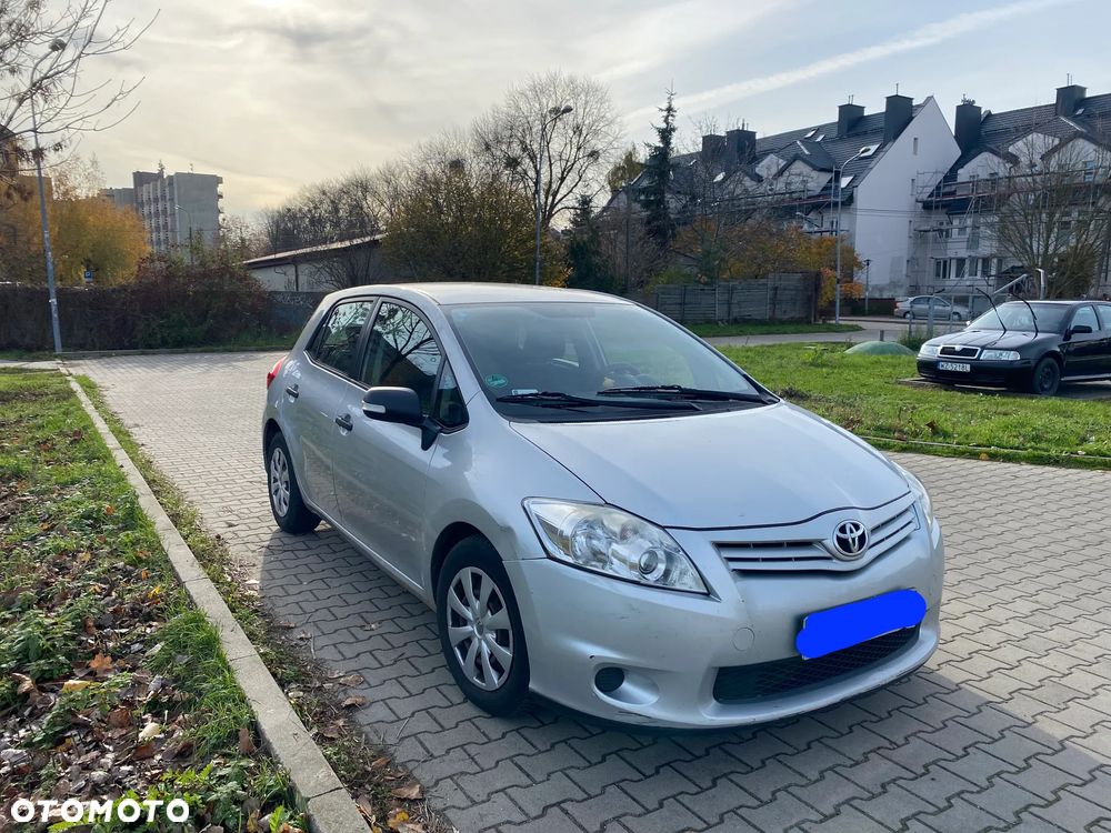 Toyota Auris 1.4 D-4D Terra - 2