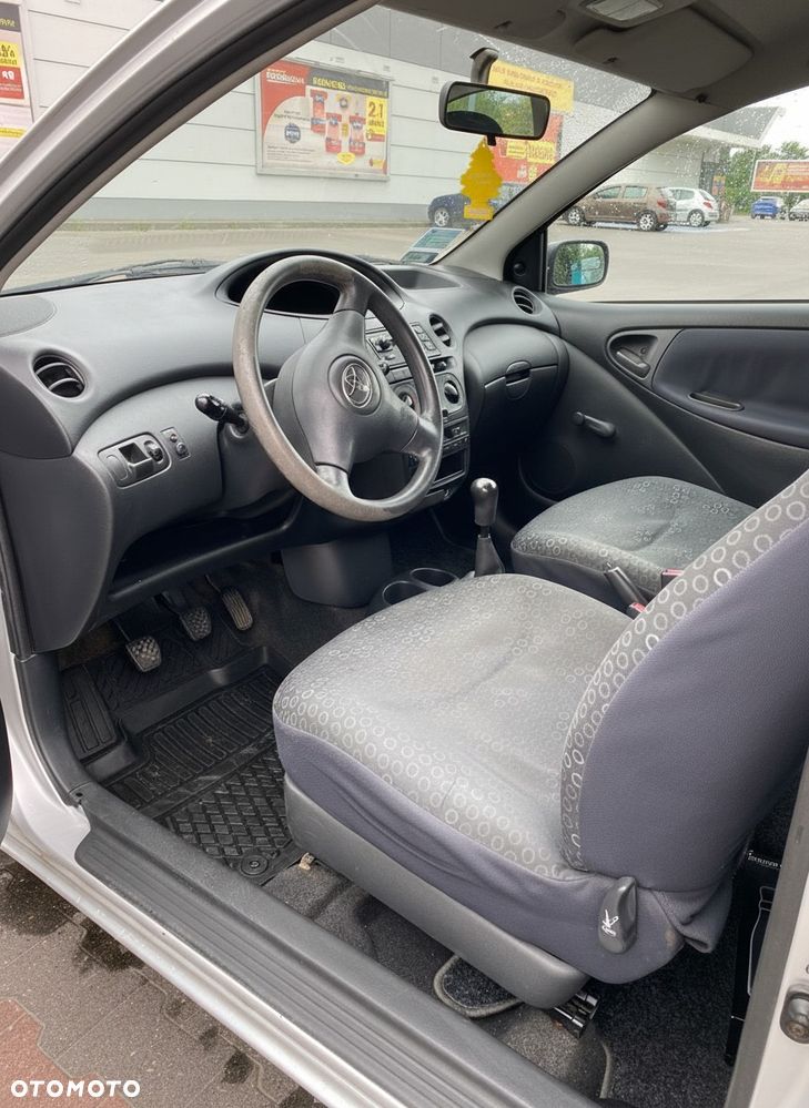 Toyota Yaris 1.3 Blue - 27