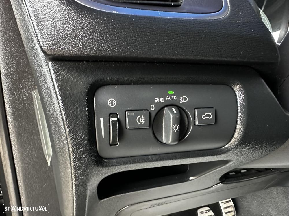 Volvo V40 2.0 D2 R-Design - 18