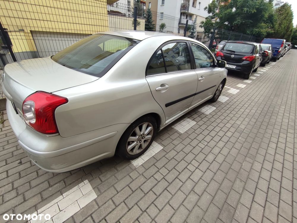 Toyota Avensis 1.8 VVT-i Sol - 4