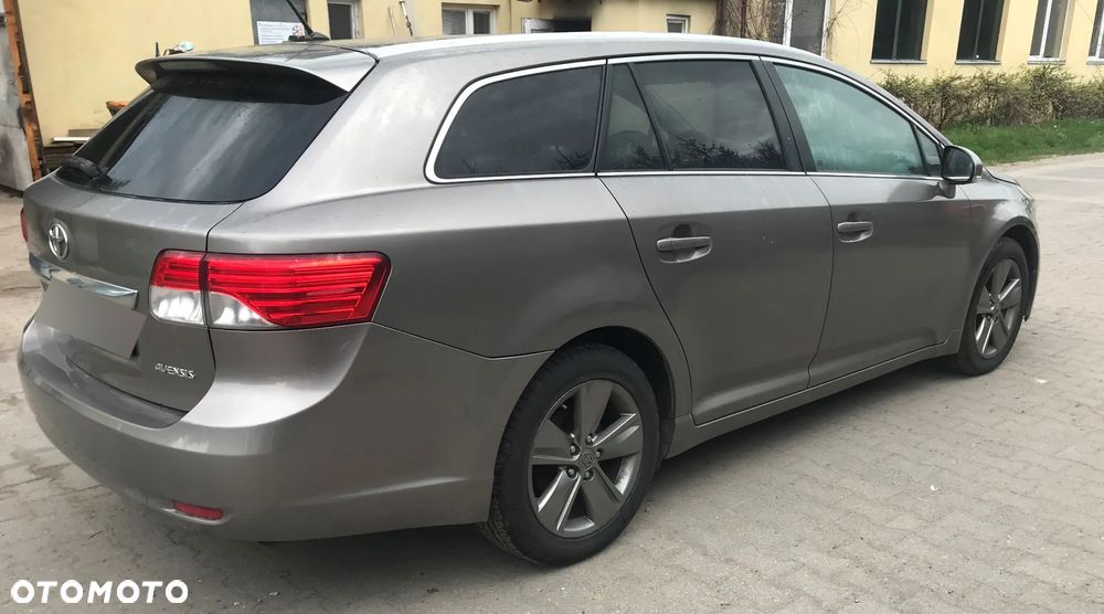 Toyota Avensis - 13