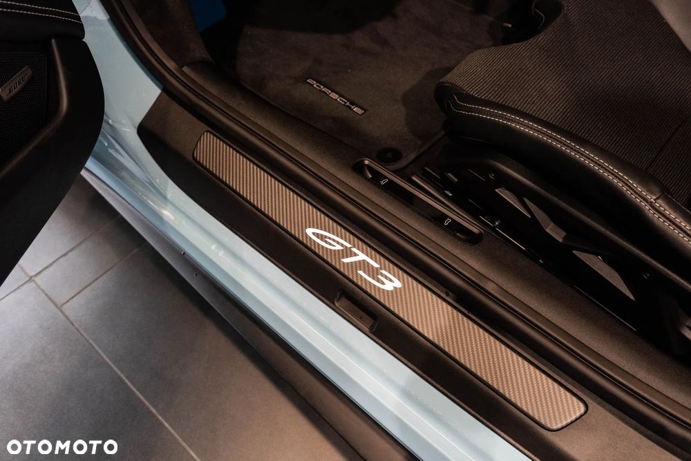 Porsche 911 GT3 Touring PDK - 34