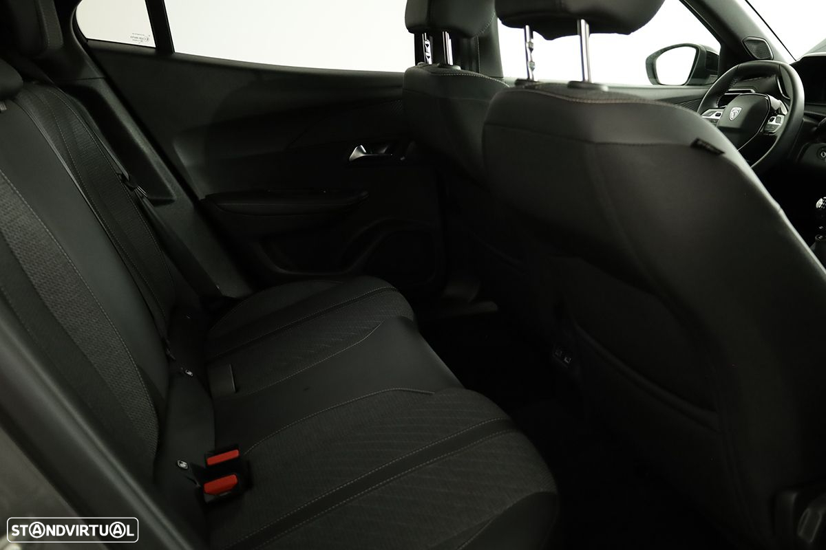 Peugeot 2008 1.2 PureTech Allure - 22