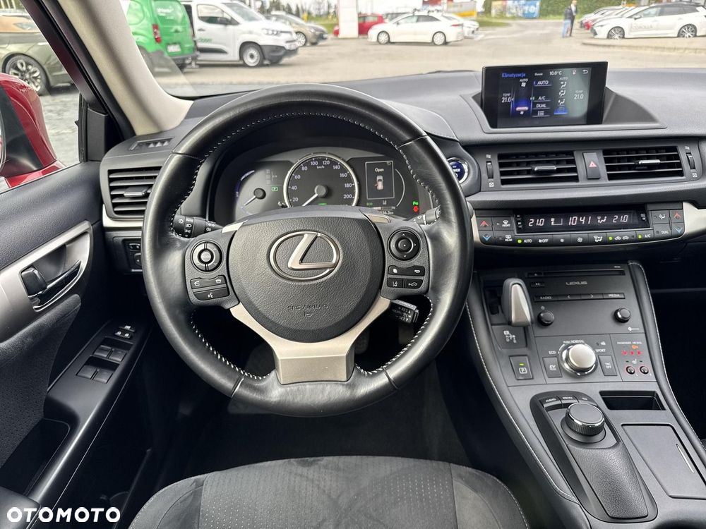 Lexus CT - 11