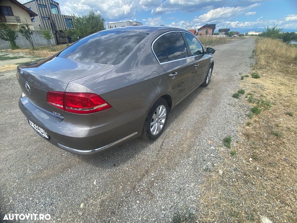 Volkswagen Passat Variant 2.0 TDI BlueMotion Technology Exclusive - 6