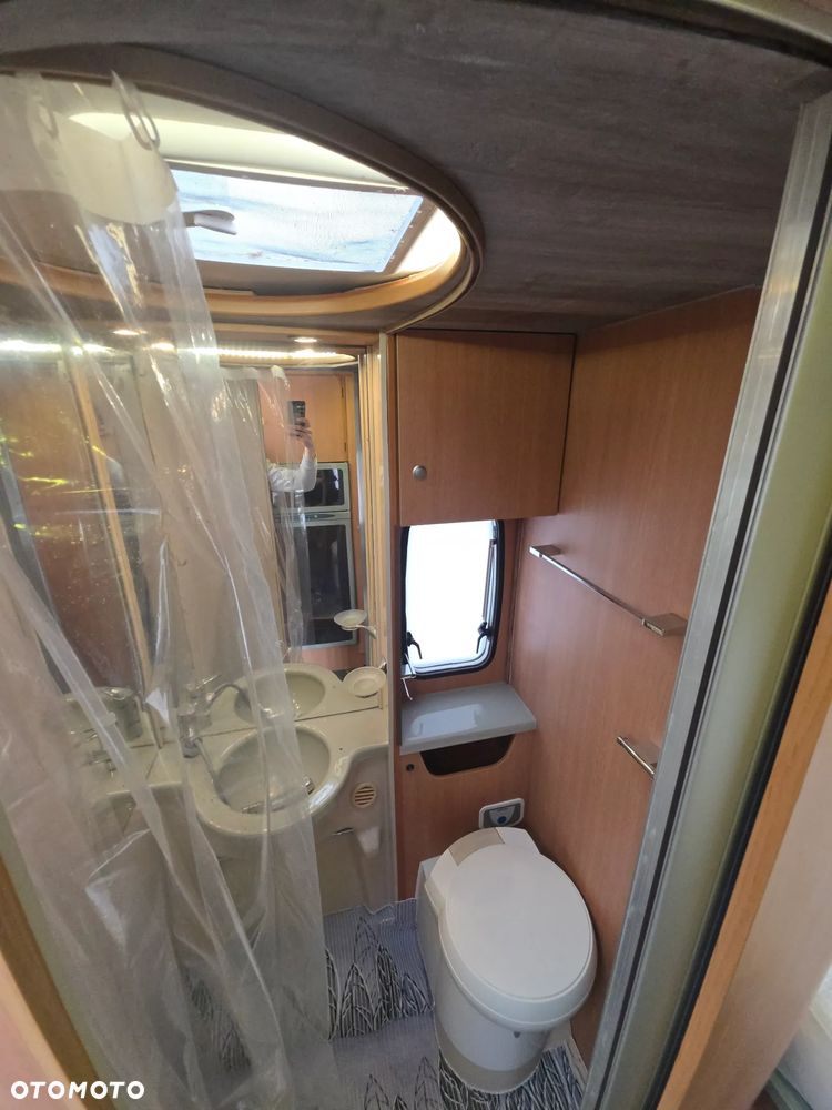 Chausson Flash 28 Polintegra opuszczane lóżko 6.99m - 8