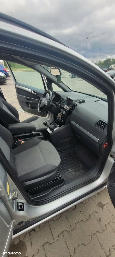 Opel Zafira 1.8 Essentia EU5 - 9