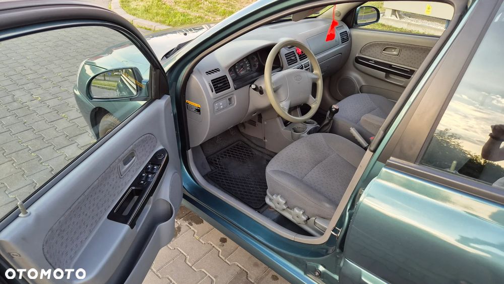 Kia Rio 1.3 RS - 10