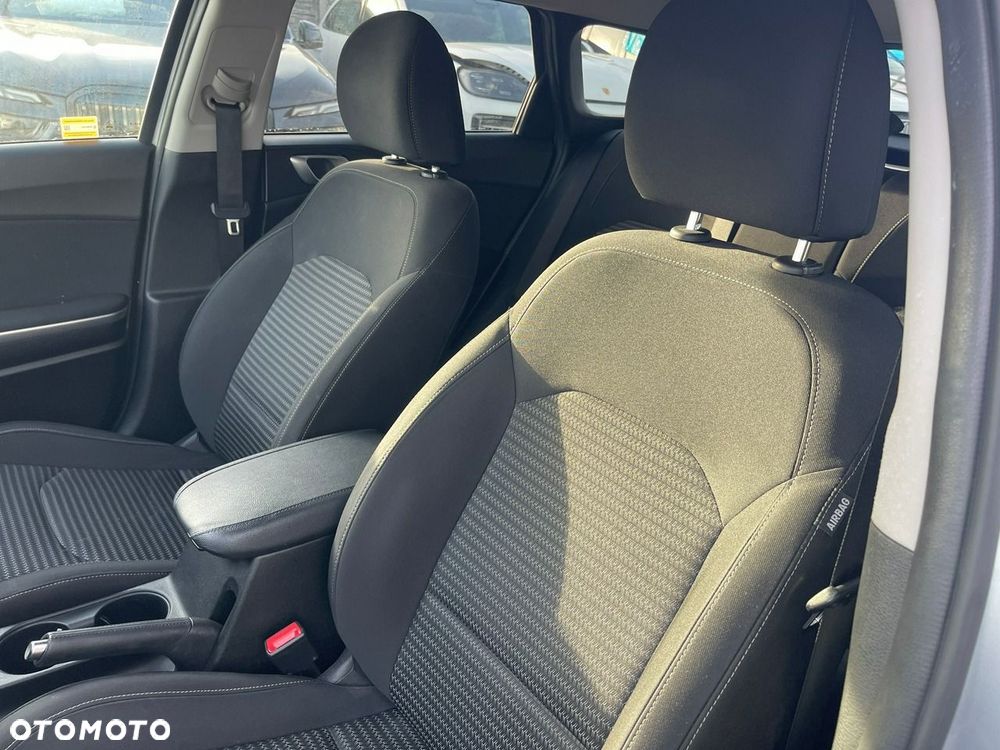 Kia Ceed 1.5 T-GDI M - 10