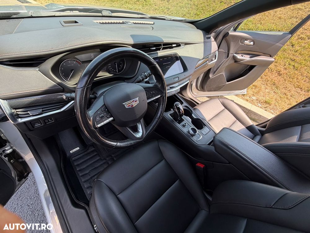 Cadillac XT4 - 8