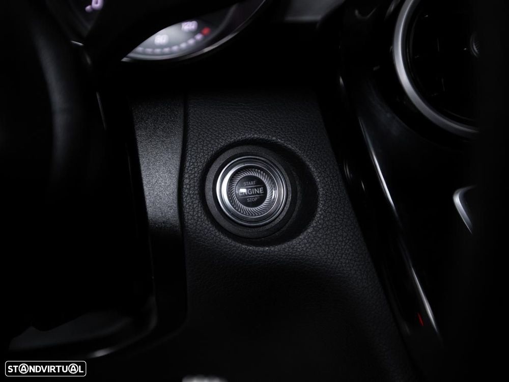 Mercedes-Benz GLC 300 d 4Matic 9G-TRONIC AMG Line - 22