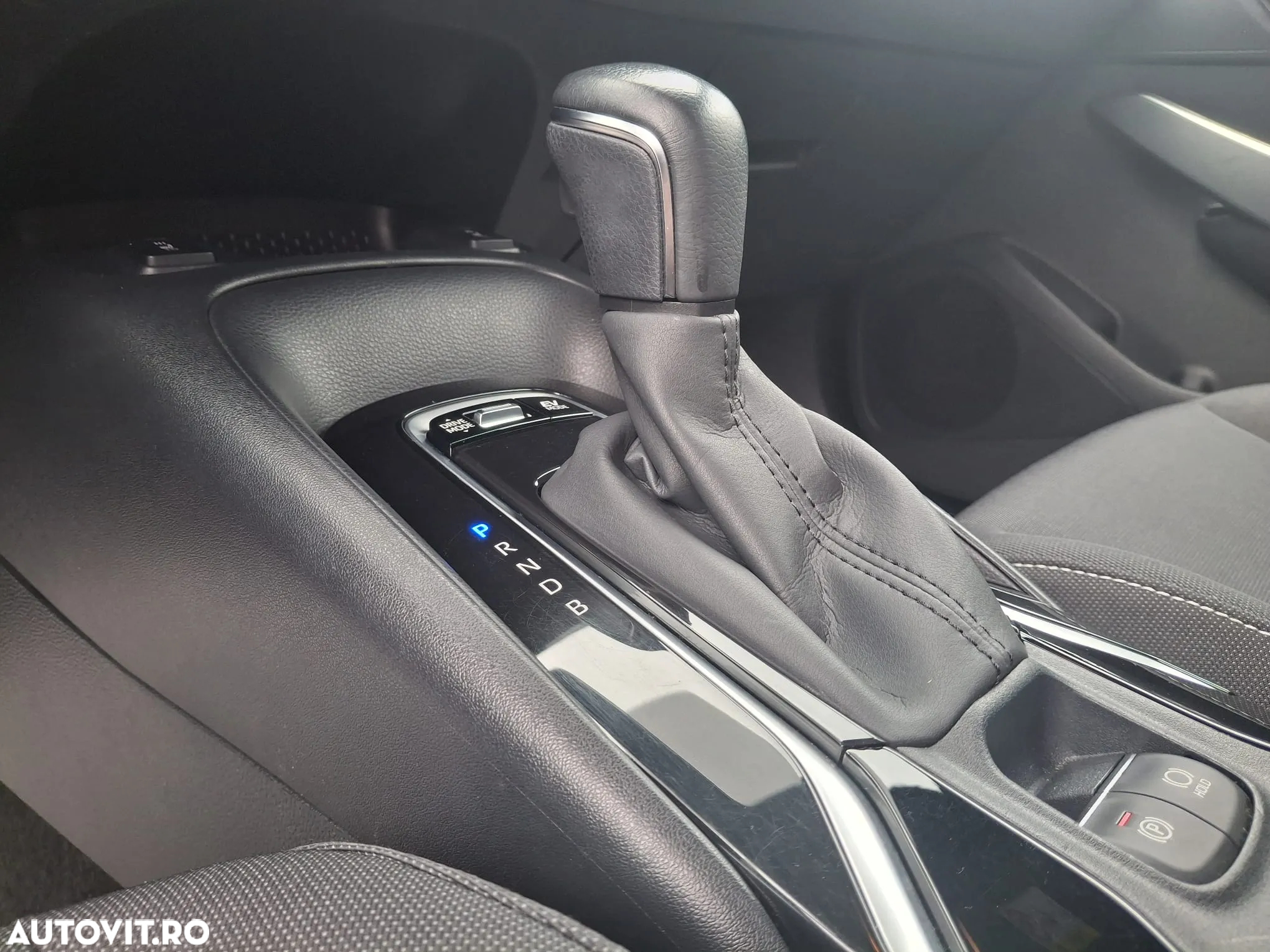Toyota Corolla 1.8 HSD Dynamic - 9