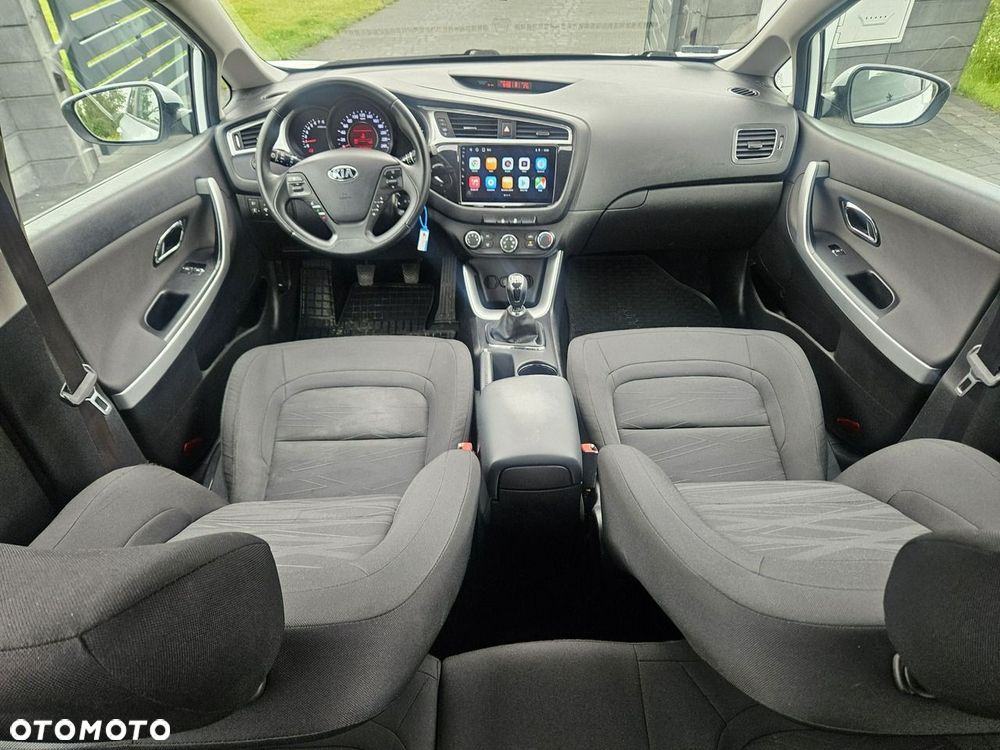 Kia Ceed - 13