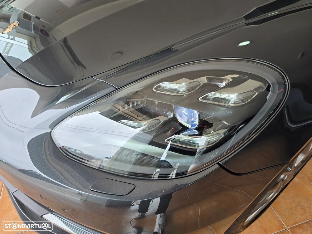 Porsche Panamera 4 E-Hybrid - 40