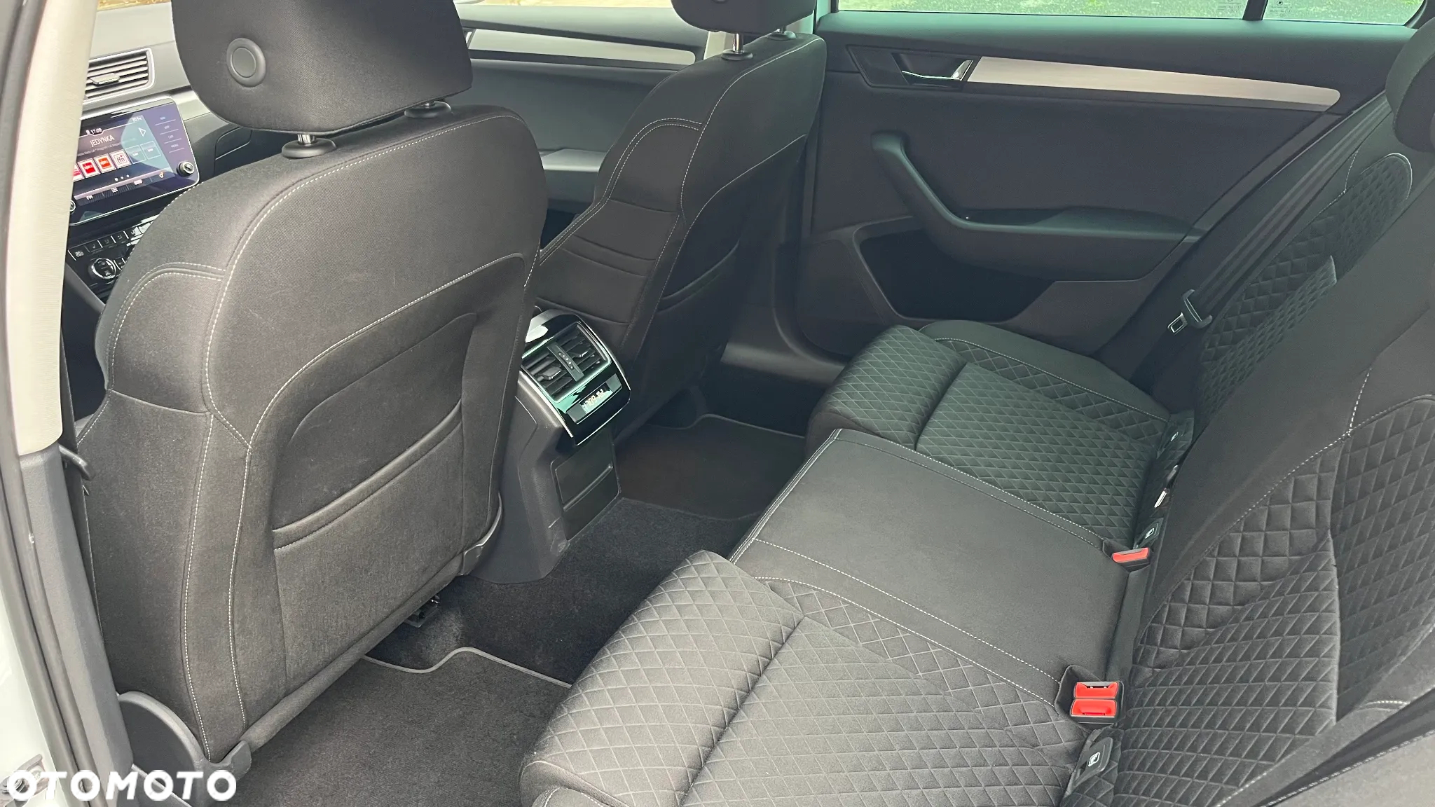 Skoda Superb Combi 2.0 TDI Style - 14