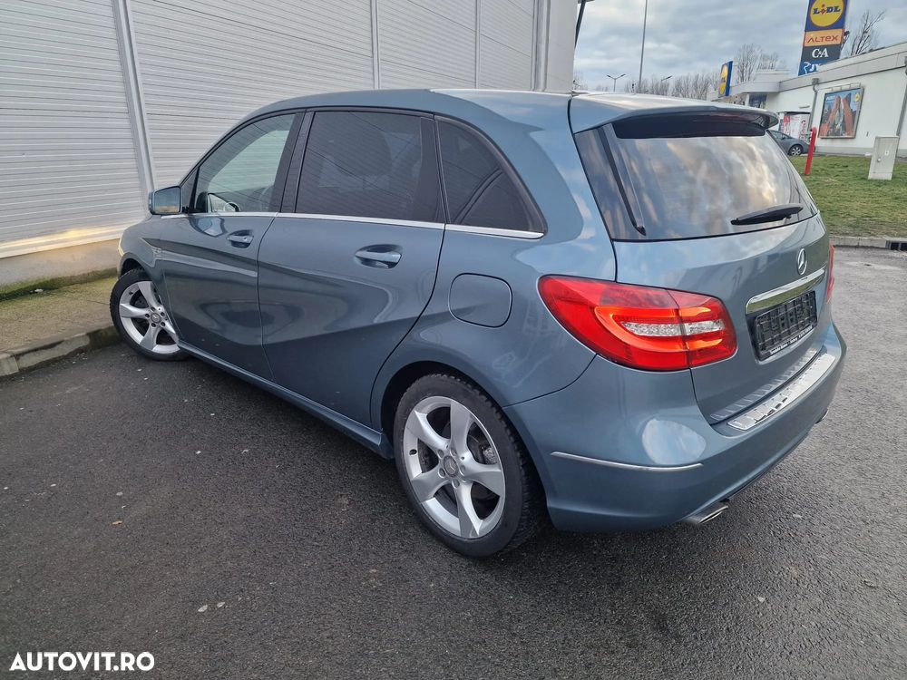 Mercedes-Benz B 180 CDI BlueEfficiency 7G-DCT - 2