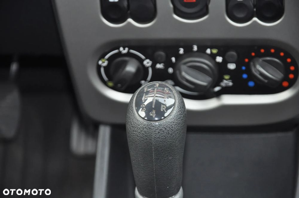 Dacia Sandero Stepway 1.6 - 32