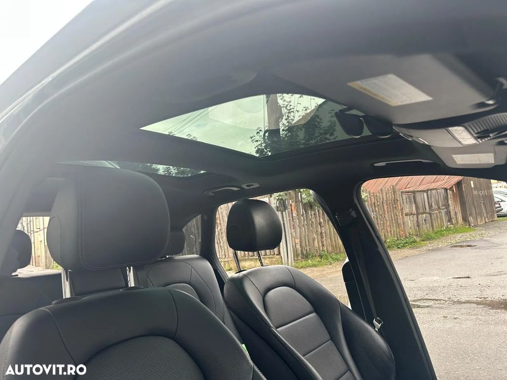 Mercedes-Benz GLC 300 4MATIC - 29