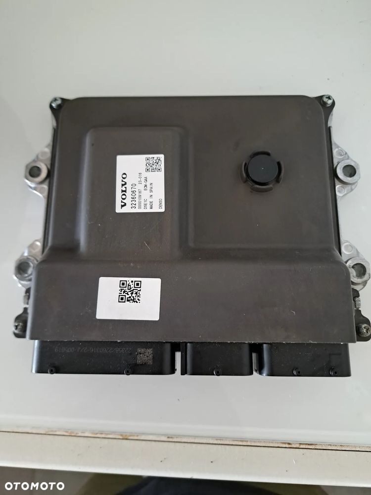 ECU KOMPUTER STEROWNIK SILNIKA VOLVO XC60 32360670 - 1