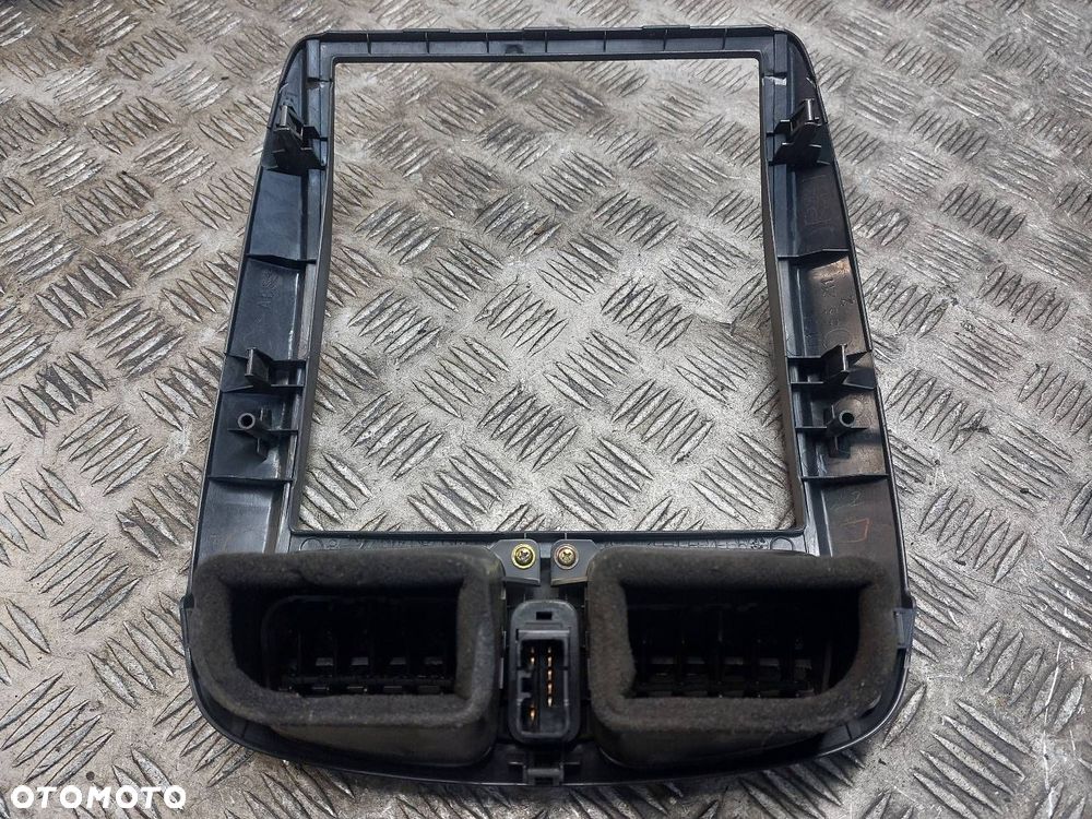 KRATKA NAWIEWU ŚRODKOWA MAZDA PREMACY I - 3