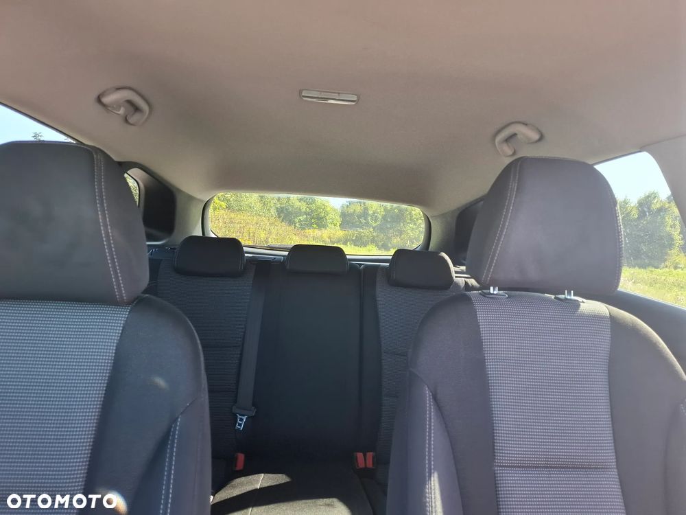 Hyundai i30 1.6 CRDi Classic + - 8