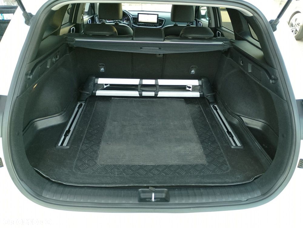 Kia Ceed 1.5 T-GDI Business Line DCT - 22