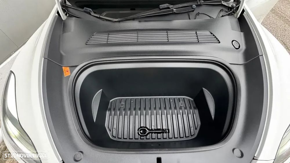 Tesla Model Y Long Range Tração Integral - 18
