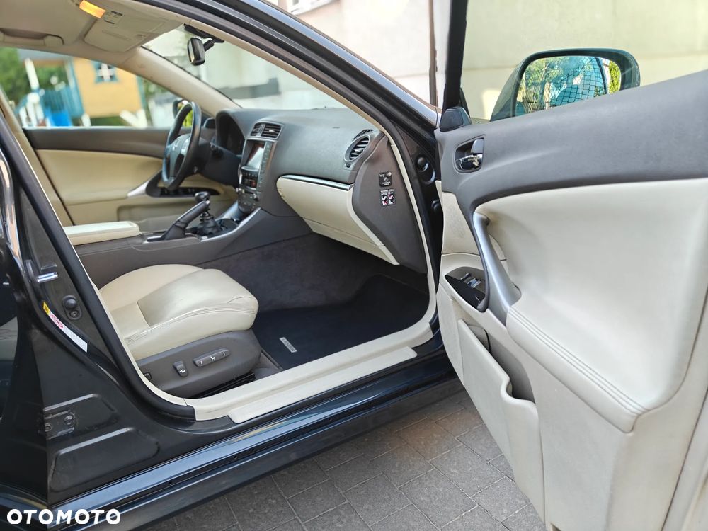 Lexus IS 200 D Elegance - 8