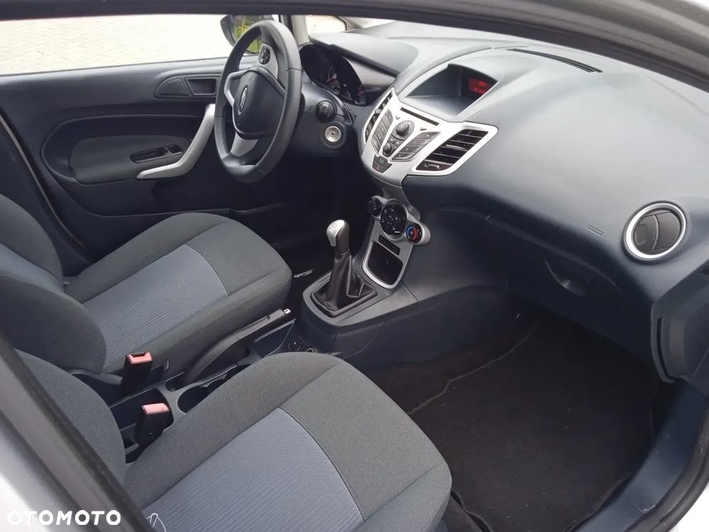 Ford Fiesta 1.25 Silver X - 23
