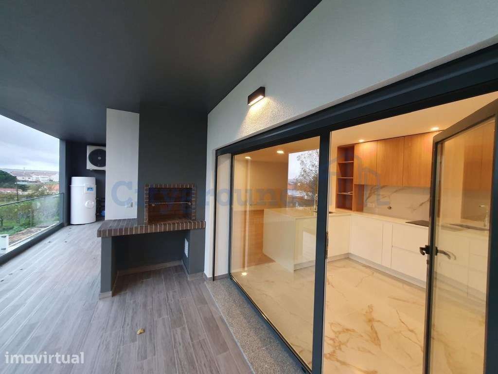Apartamento T3 Novo com 2 Suítes, Garagem Dupla e Varandas em Todas...