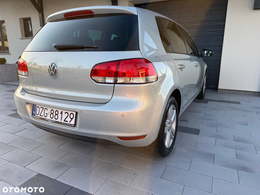 Volkswagen Golf - 6