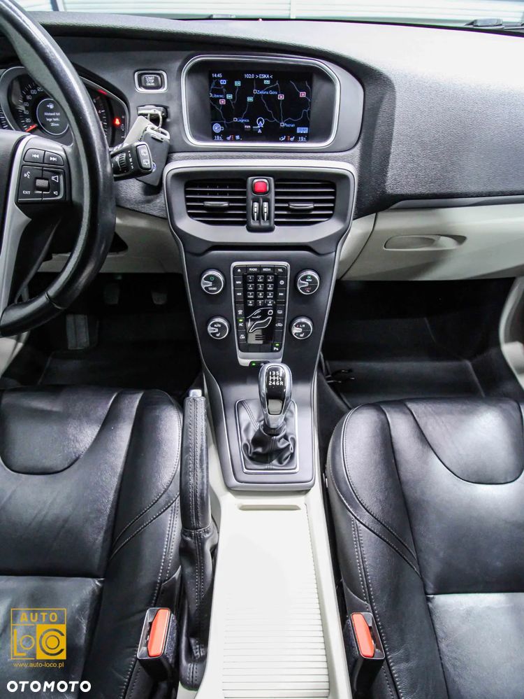 Volvo V40 D2 Summum - 16