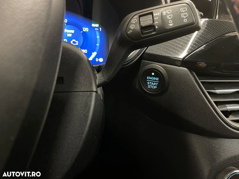 Ford Kuga 2.5 Duratec FHEV 4x4 ST-LINE X - 25