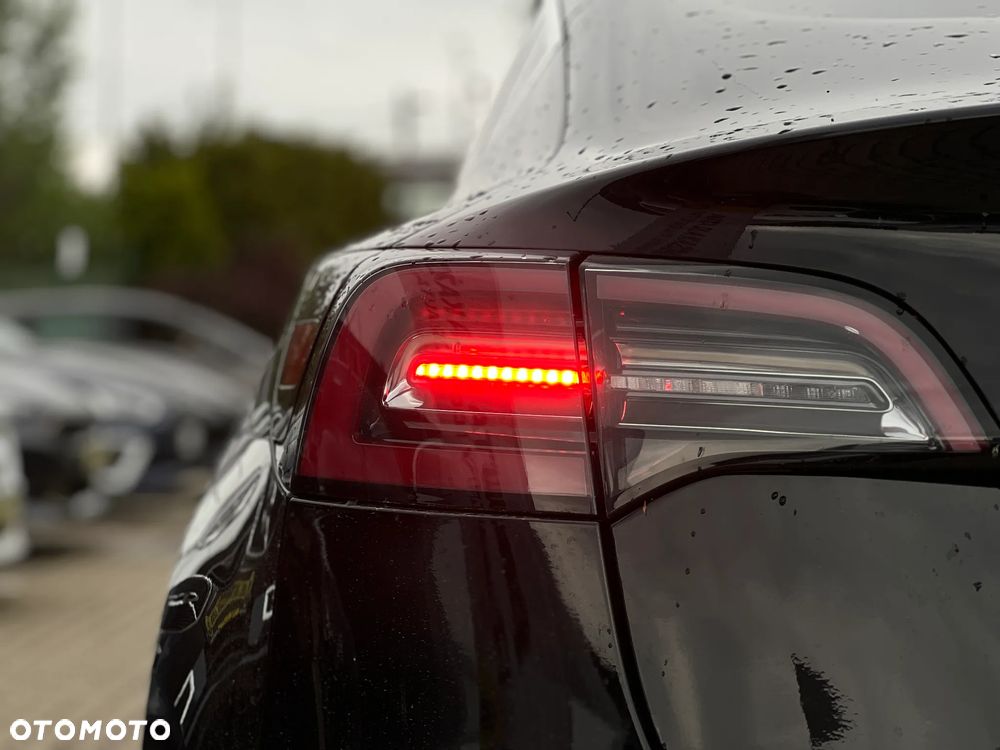 Tesla Model 3 - 10