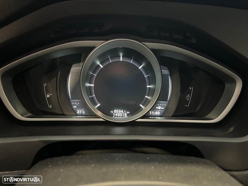 Volvo V40 2.0 D2 Momentum - 24