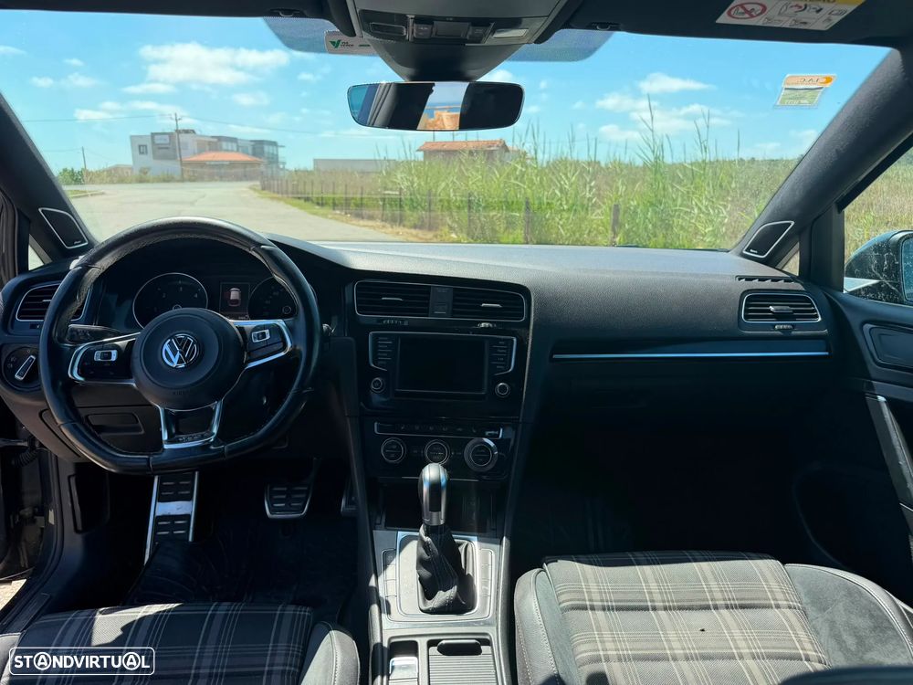 VW Golf - 17