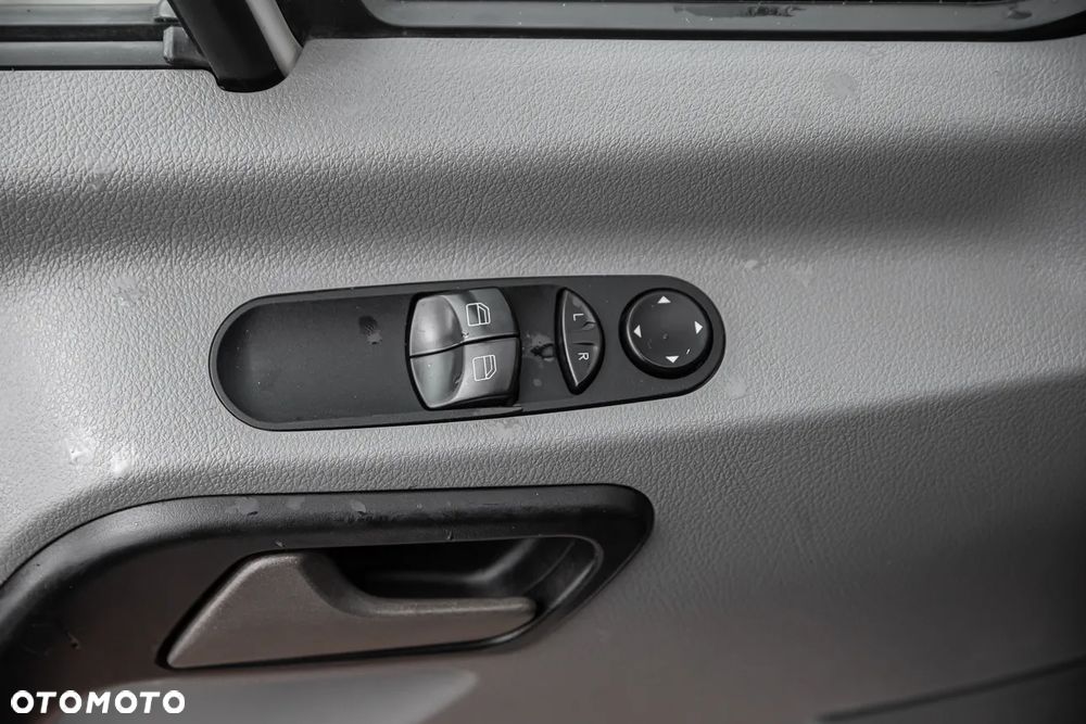 Volkswagen CRAFTER - 13