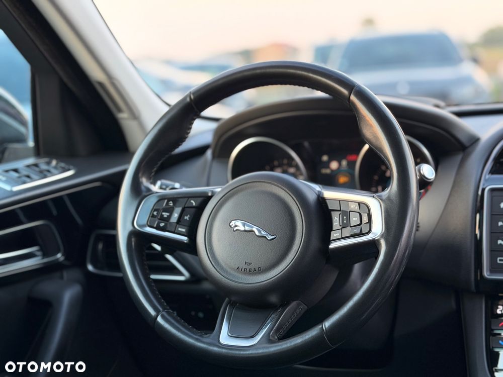 Jaguar F-Pace 20d Portfolio - 6