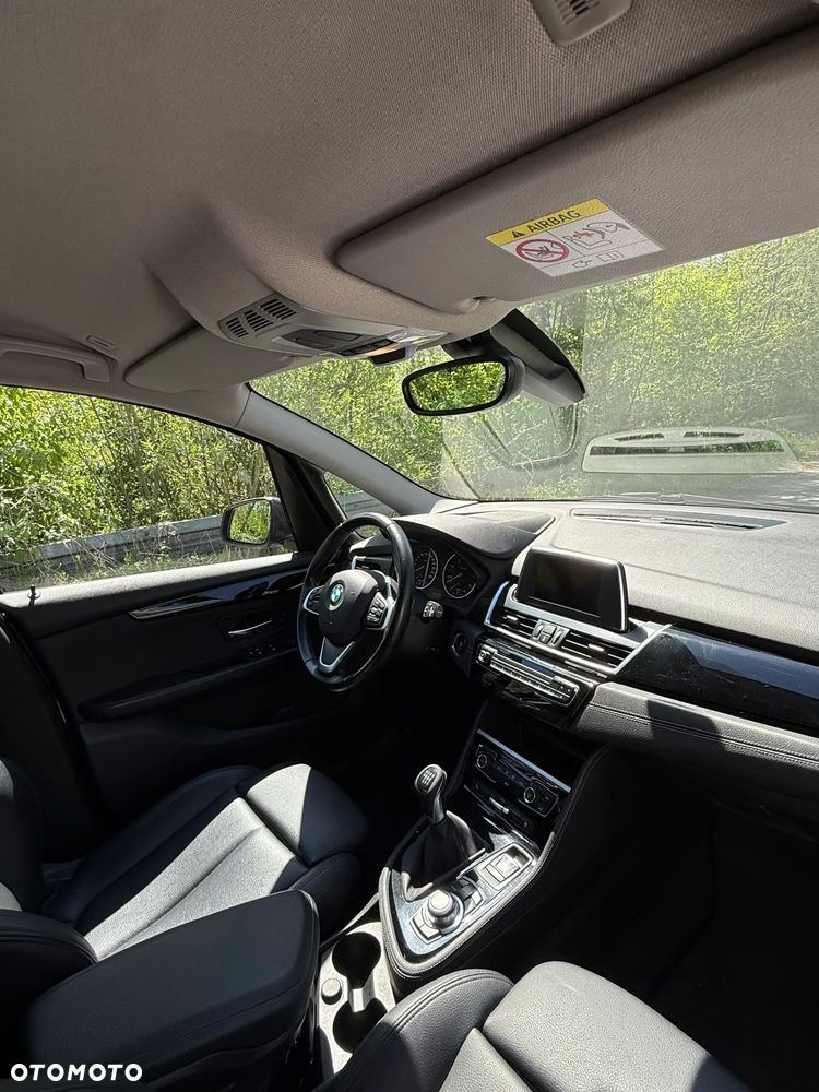 BMW Seria 2 216d - 9