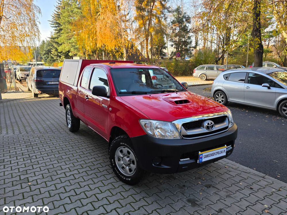 Toyota Hilux 2.5 D-4D DLX + 2os - 10
