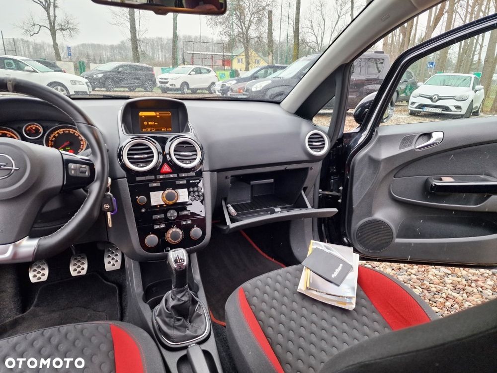 Opel Corsa 1.6 Turbo GSi - 13