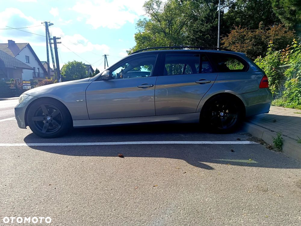 BMW Seria 3 318d - 15