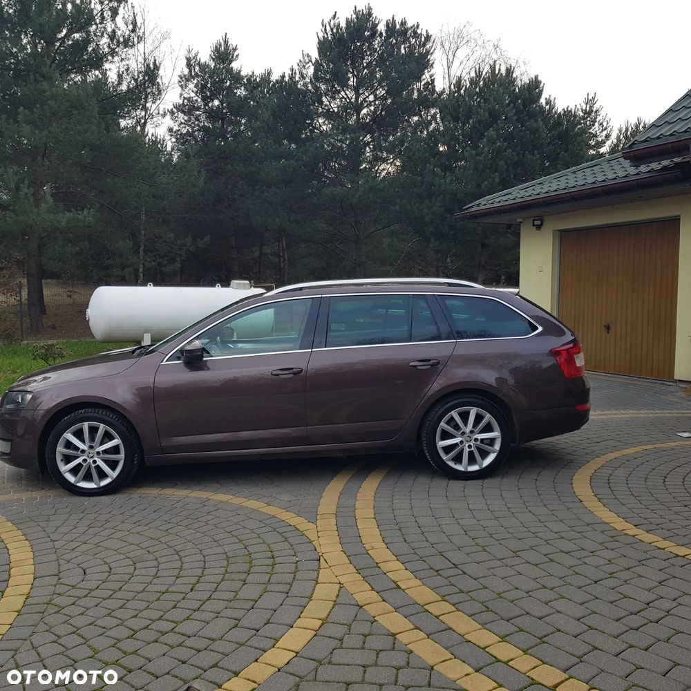 Skoda Octavia 2.0 TDI Elegance DSG - 1