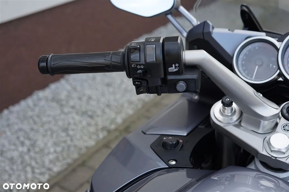 Yamaha FJR - 18