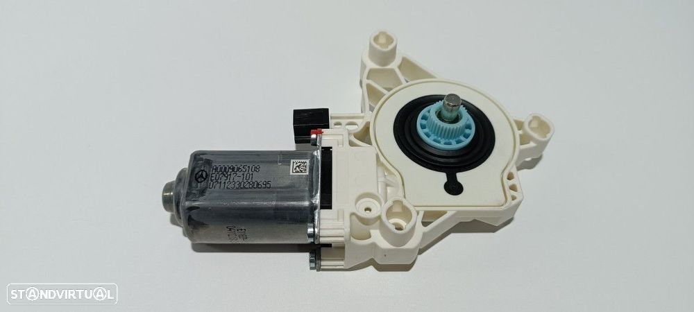 MOTOR ELEVADOR FRENTE ESQUERDO MERCEDES EQS 450+ - 2
