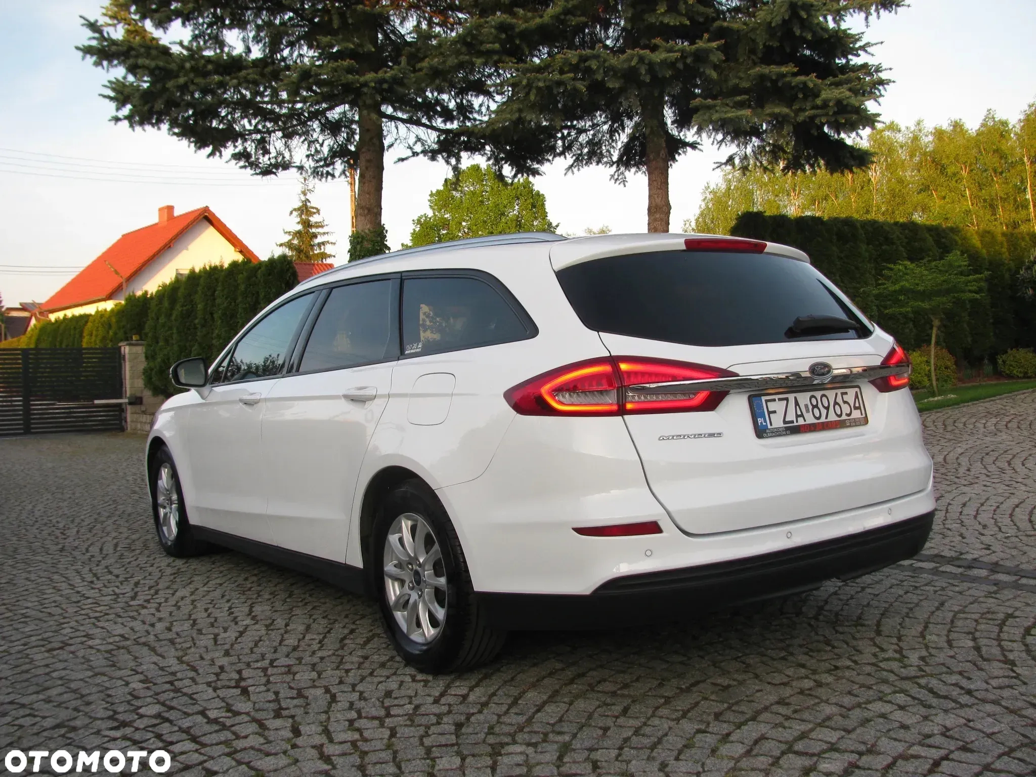 Ford Mondeo - 37
