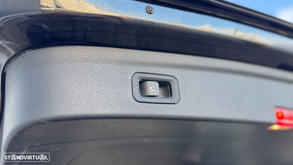 Mercedes-Benz GLE 350 e 4Matic 9G-TRONIC AMG Line - 26